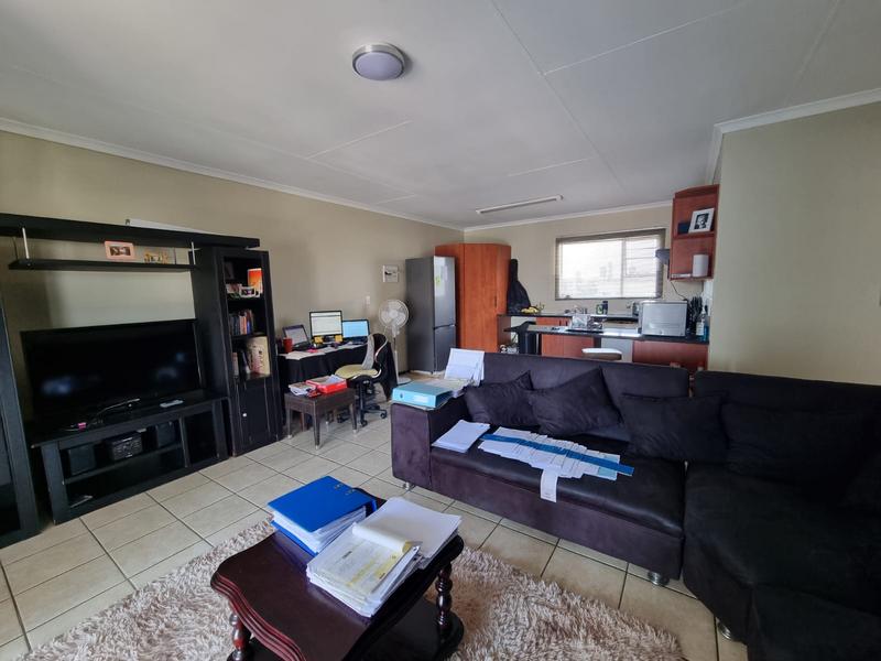 To Let 2 Bedroom Property for Rent in Bardene Gauteng