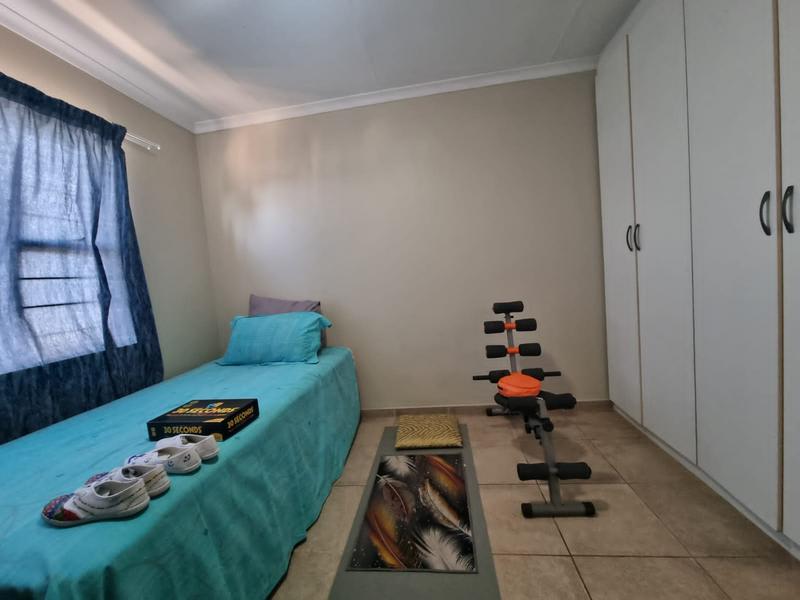 To Let 2 Bedroom Property for Rent in Bardene Gauteng