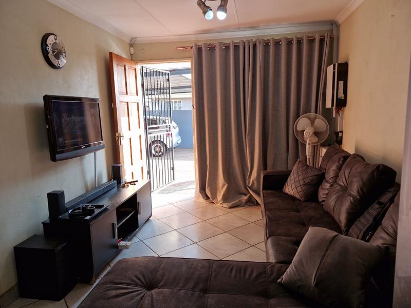 2 Bedroom Property for Sale in Crystal Park Gauteng