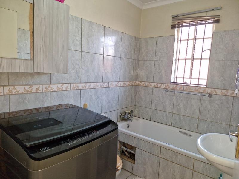 2 Bedroom Property for Sale in Crystal Park Gauteng