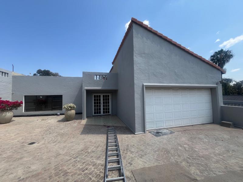 To Let 4 Bedroom Property for Rent in Waterkloof A H Gauteng