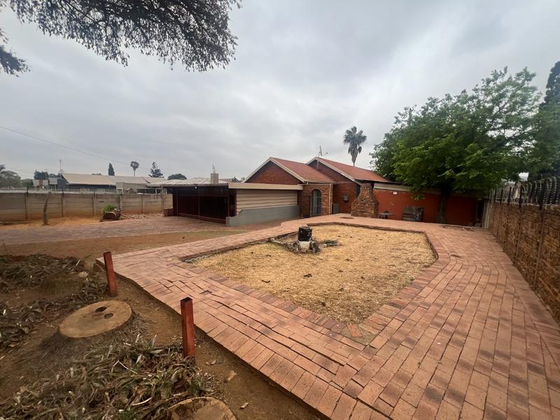 4 Bedroom Property for Sale in Claremont Gauteng