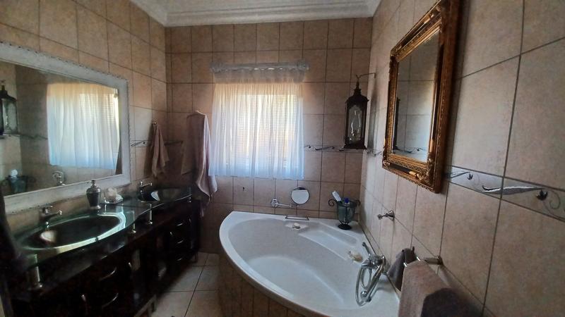 3 Bedroom Property for Sale in Bougainvillea Estate Gauteng