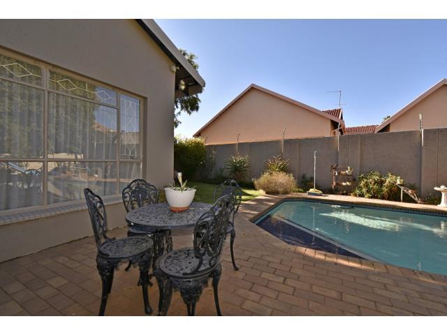 4 Bedroom Property for Sale in Bassonia Gauteng