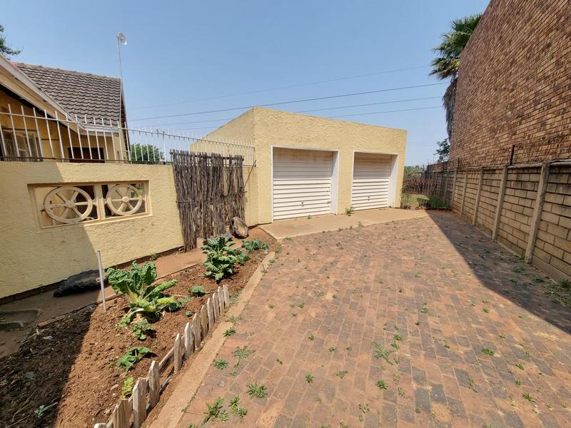 4 Bedroom Property for Sale in Golf Park Gauteng