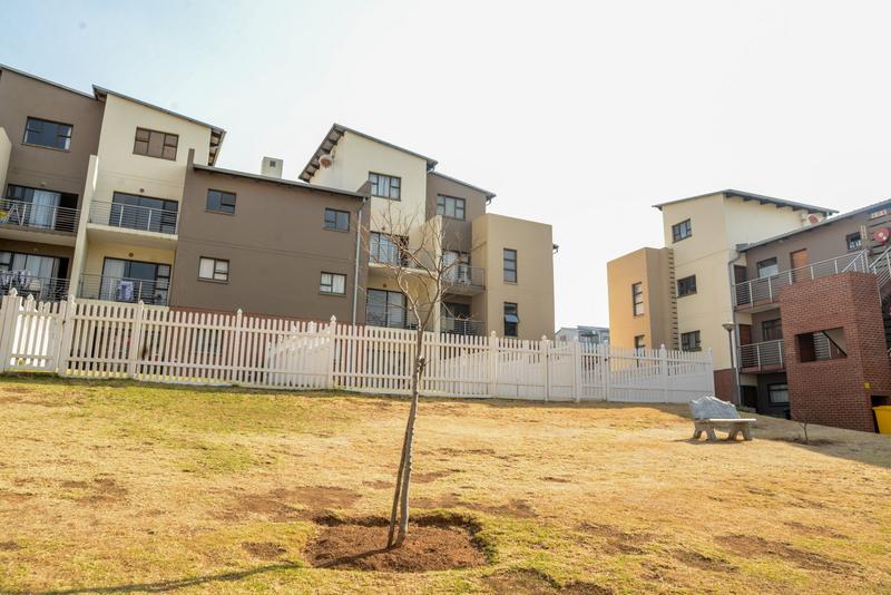 2 Bedroom Property for Sale in Barbeque Downs Gauteng