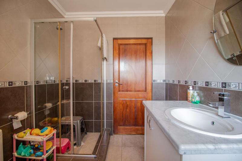 3 Bedroom Property for Sale in Greenstone Hill Gauteng