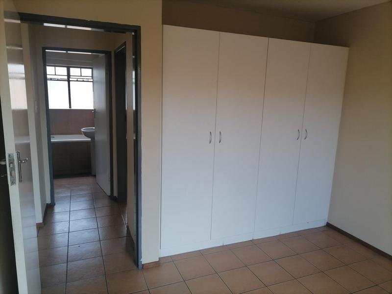 To Let 2 Bedroom Property for Rent in Rooihuiskraal North Gauteng