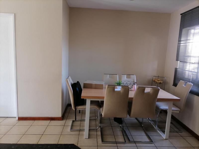 2 Bedroom Property for Sale in Erand Gardens Gauteng