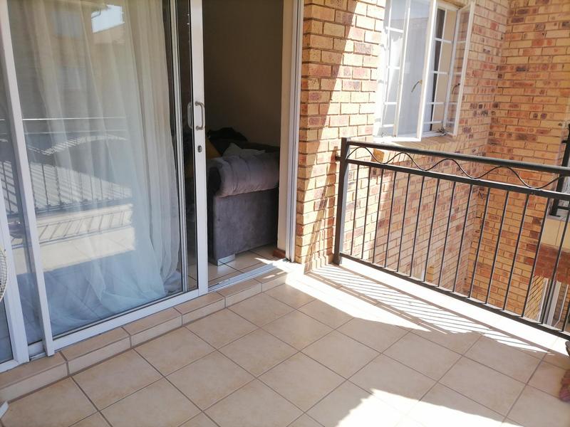 2 Bedroom Property for Sale in Erand Gardens Gauteng