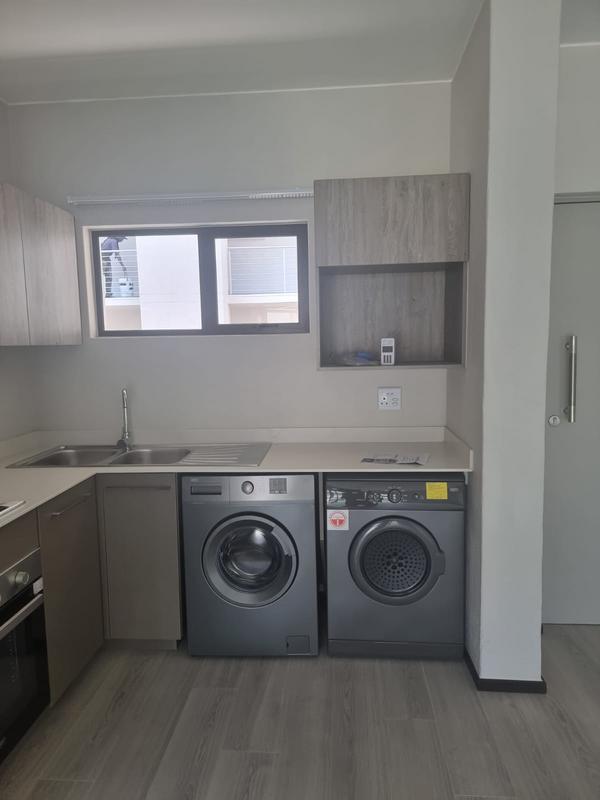 To Let 2 Bedroom Property for Rent in Fourways Gauteng