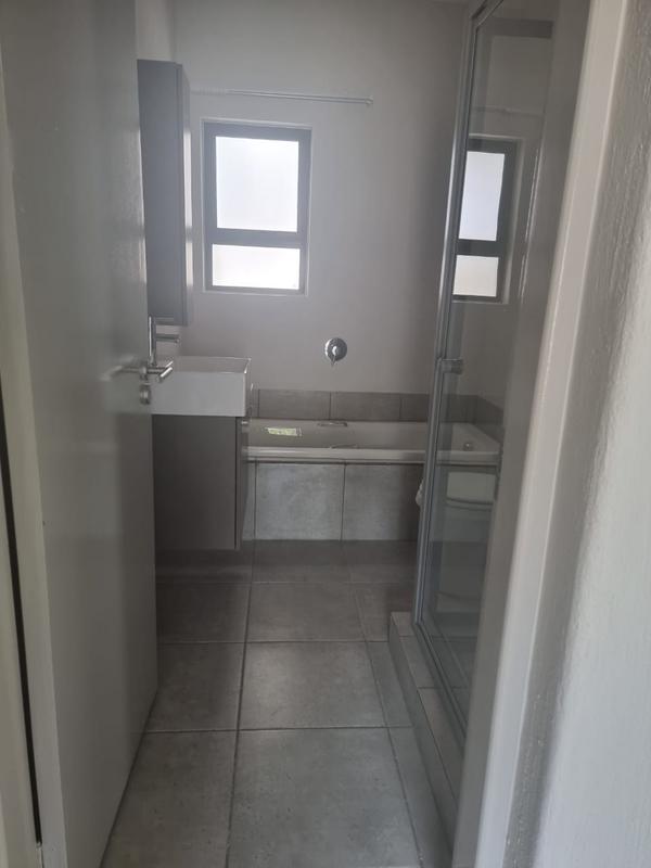 To Let 2 Bedroom Property for Rent in Fourways Gauteng