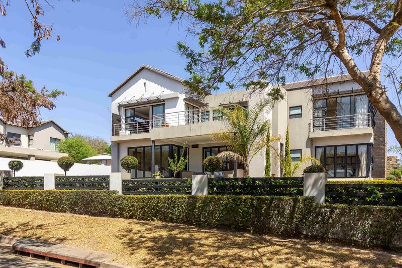 5 Bedroom Property for Sale in Copperleaf Estate Gauteng