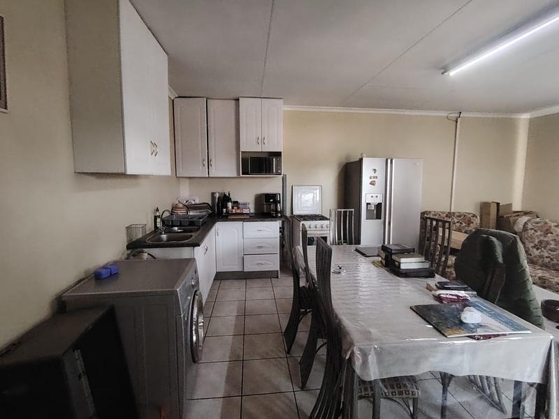 To Let 1 Bedroom Property for Rent in Wierda Park Gauteng