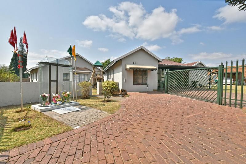 5 Bedroom Property for Sale in Croydon Gauteng