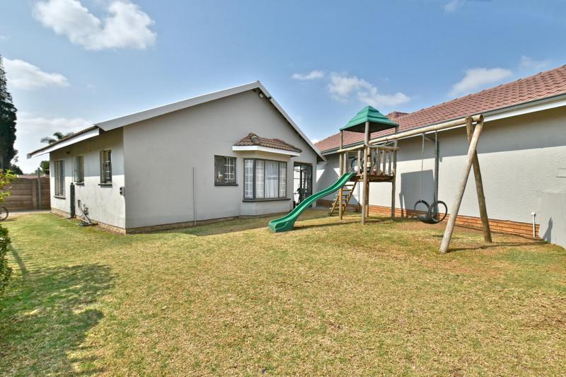 5 Bedroom Property for Sale in Croydon Gauteng