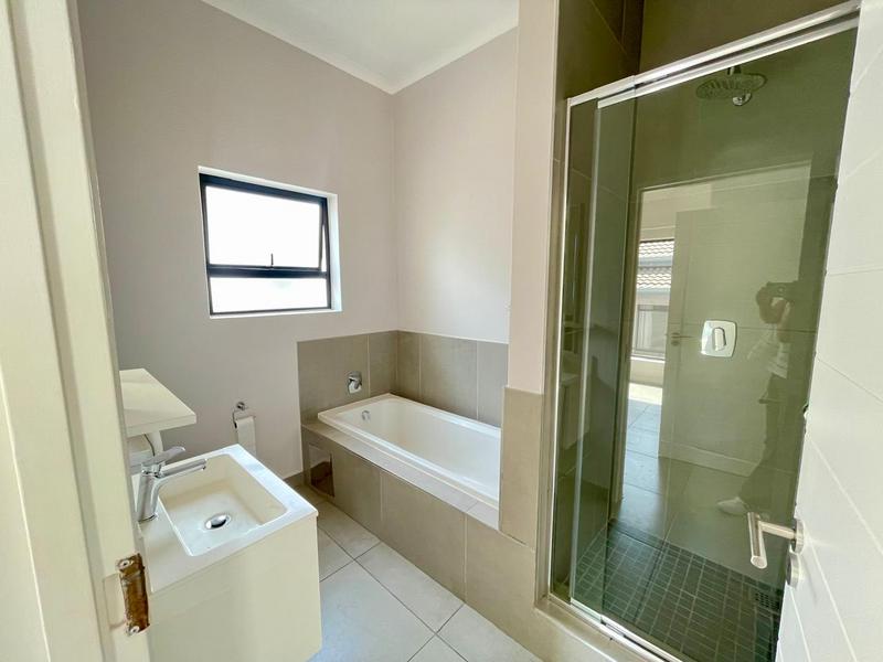 To Let 2 Bedroom Property for Rent in Morningside Gauteng