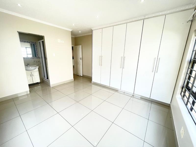 To Let 2 Bedroom Property for Rent in Wendywood Gauteng