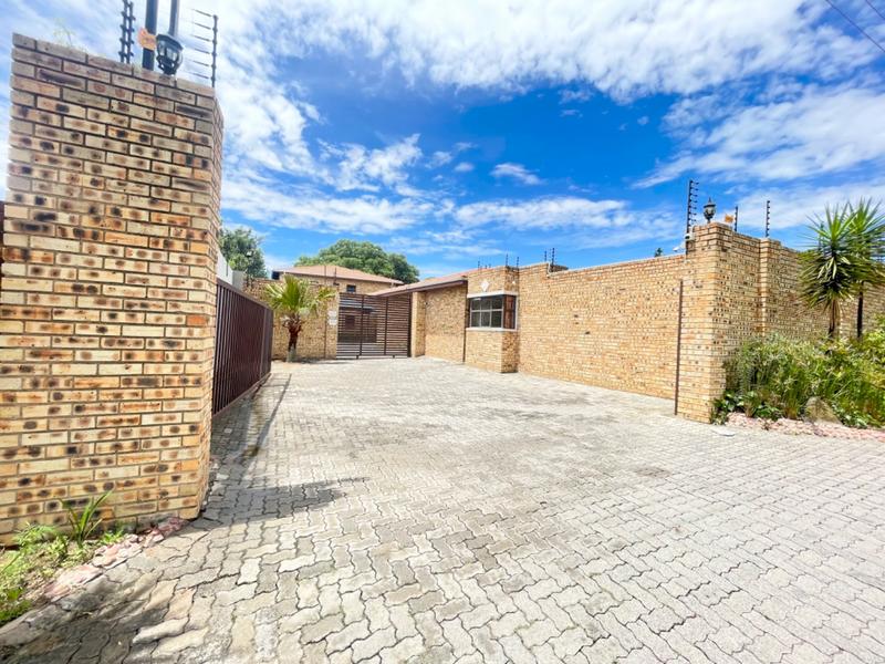 To Let 2 Bedroom Property for Rent in Wendywood Gauteng