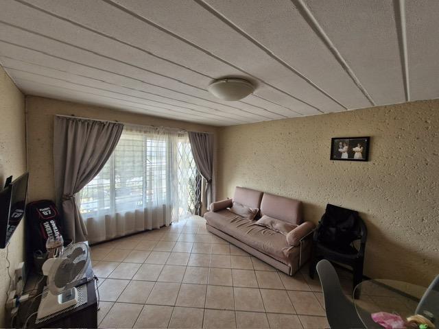 2 Bedroom Property for Sale in Sunnyrock Gauteng