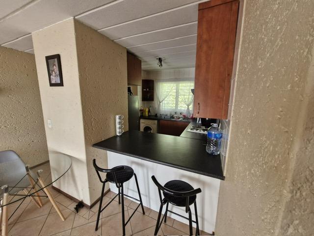 2 Bedroom Property for Sale in Sunnyrock Gauteng