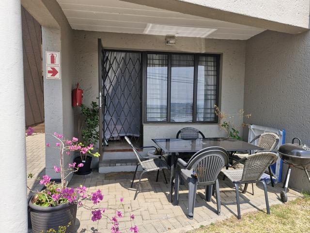 2 Bedroom Property for Sale in Sunnyrock Gauteng