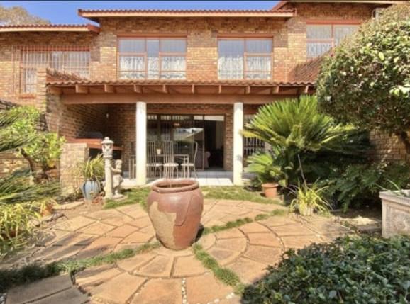 4 Bedroom Property for Sale in Woodmead Gauteng