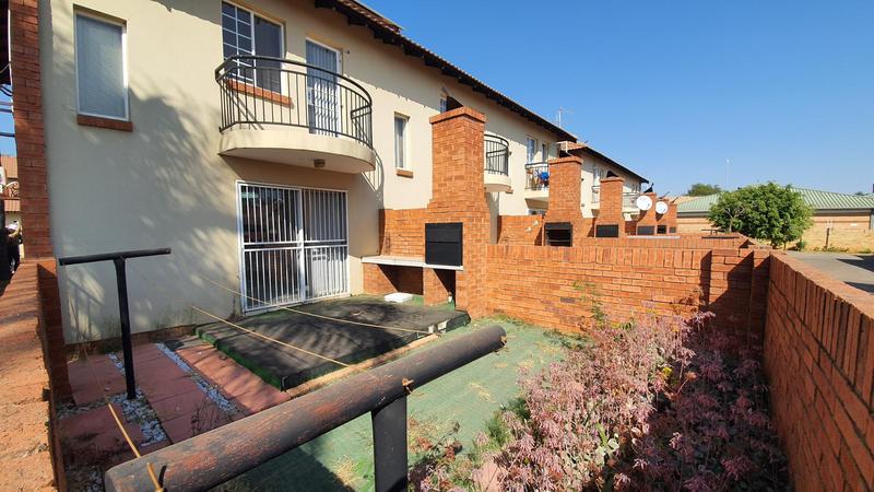 2 Bedroom Property for Sale in Montana Gauteng