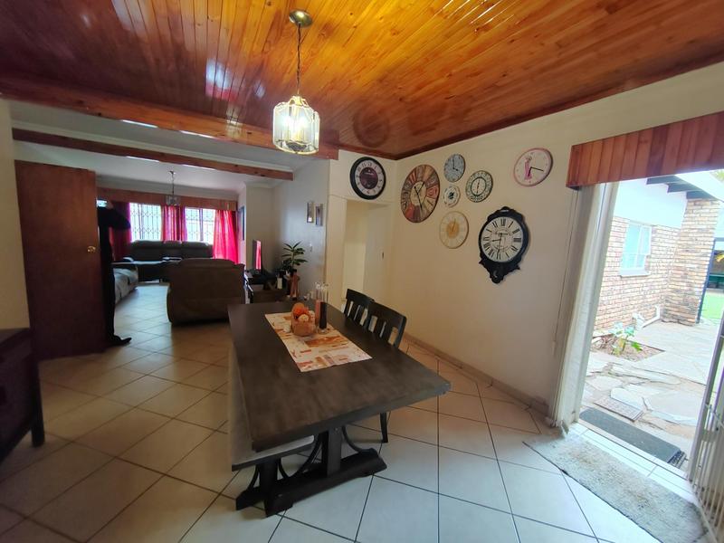 4 Bedroom Property for Sale in Sinoville Gauteng