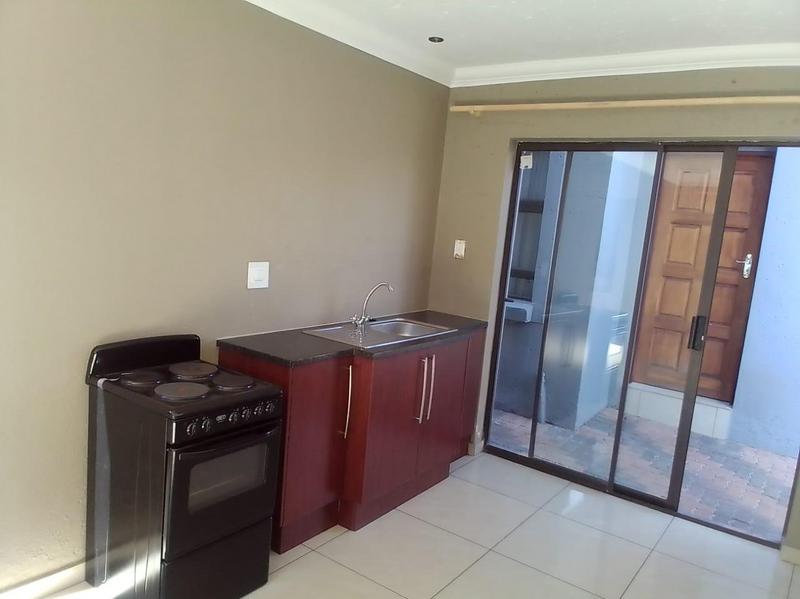 To Let 2 Bedroom Property for Rent in Dawn Park Gauteng