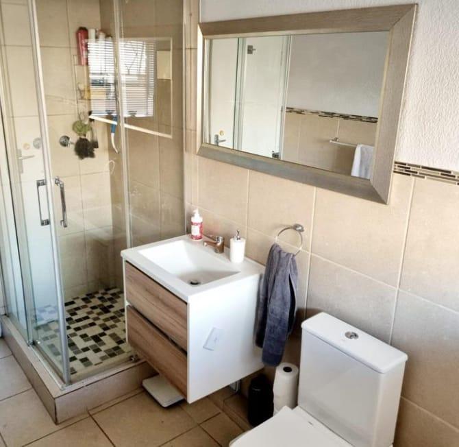 2 Bedroom Property for Sale in Robindale Gauteng