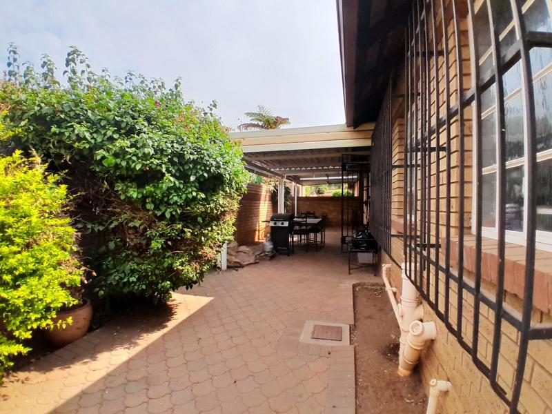 3 Bedroom Property for Sale in Clubview Gauteng