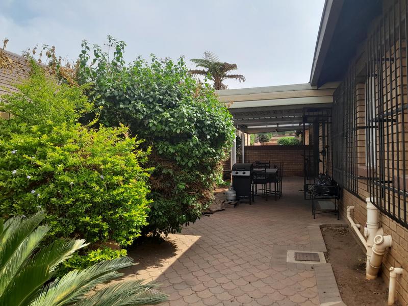 3 Bedroom Property for Sale in Clubview Gauteng