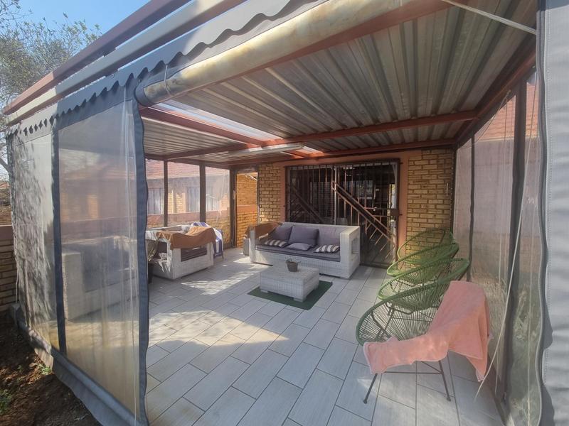 3 Bedroom Property for Sale in Heuwelsig Estate Gauteng