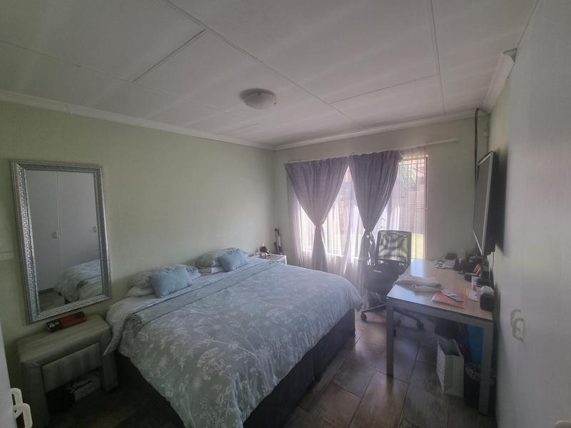 3 Bedroom Property for Sale in Heuwelsig Estate Gauteng