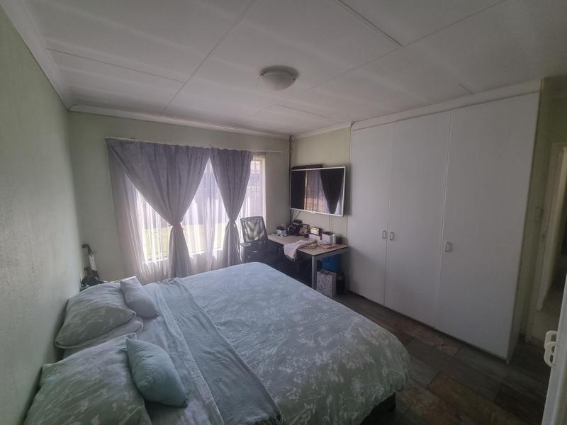 3 Bedroom Property for Sale in Heuwelsig Estate Gauteng