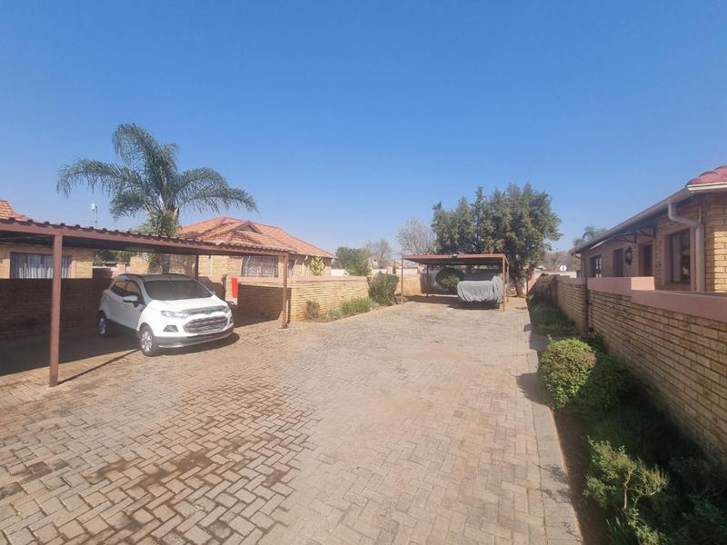 3 Bedroom Property for Sale in Heuwelsig Estate Gauteng