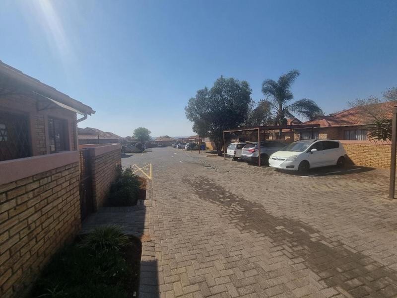 3 Bedroom Property for Sale in Heuwelsig Estate Gauteng