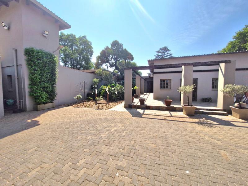 8 Bedroom Property for Sale in Raslouw A H Gauteng