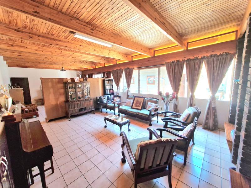 8 Bedroom Property for Sale in Raslouw A H Gauteng