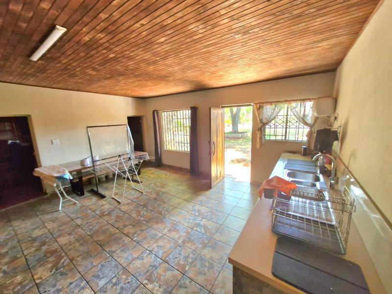 8 Bedroom Property for Sale in Raslouw A H Gauteng