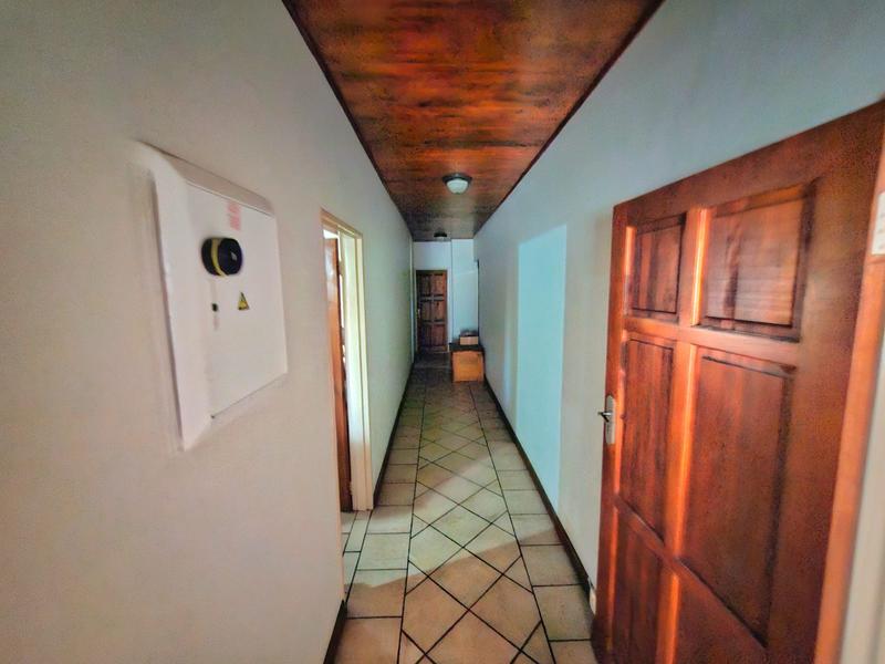 8 Bedroom Property for Sale in Raslouw A H Gauteng