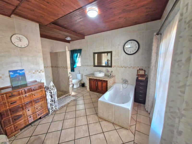 8 Bedroom Property for Sale in Raslouw A H Gauteng