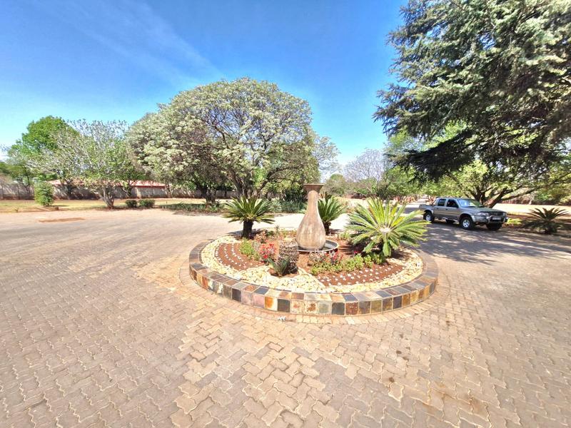 8 Bedroom Property for Sale in Raslouw A H Gauteng