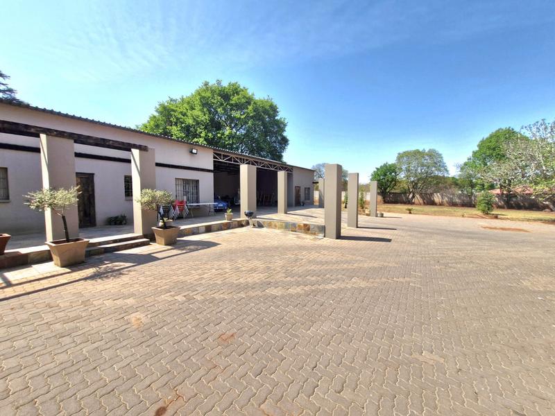 8 Bedroom Property for Sale in Raslouw A H Gauteng