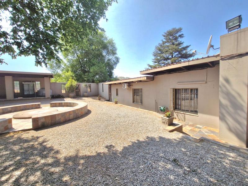 8 Bedroom Property for Sale in Raslouw A H Gauteng