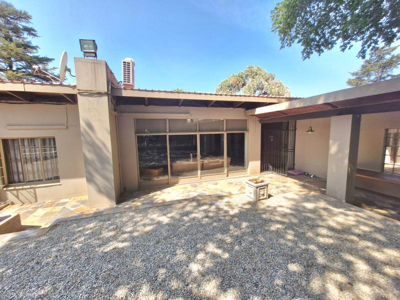 8 Bedroom Property for Sale in Raslouw A H Gauteng