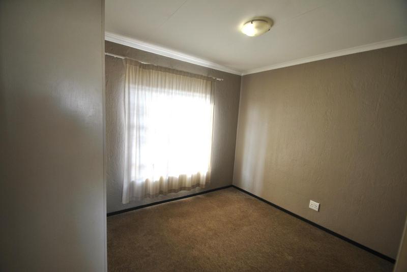 2 Bedroom Property for Sale in Dawn Park Gauteng