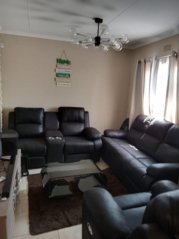 3 Bedroom Property for Sale in Clayville Gauteng