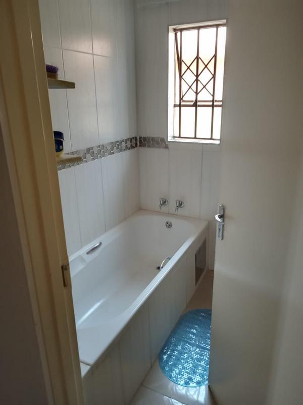 3 Bedroom Property for Sale in Clayville Gauteng